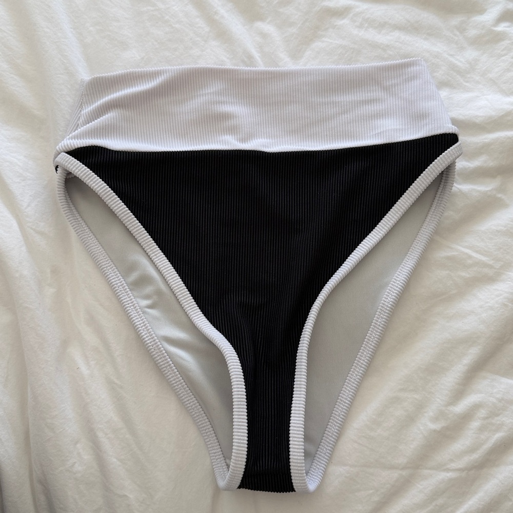 Beach Riot Ribbed swim buttoms size S